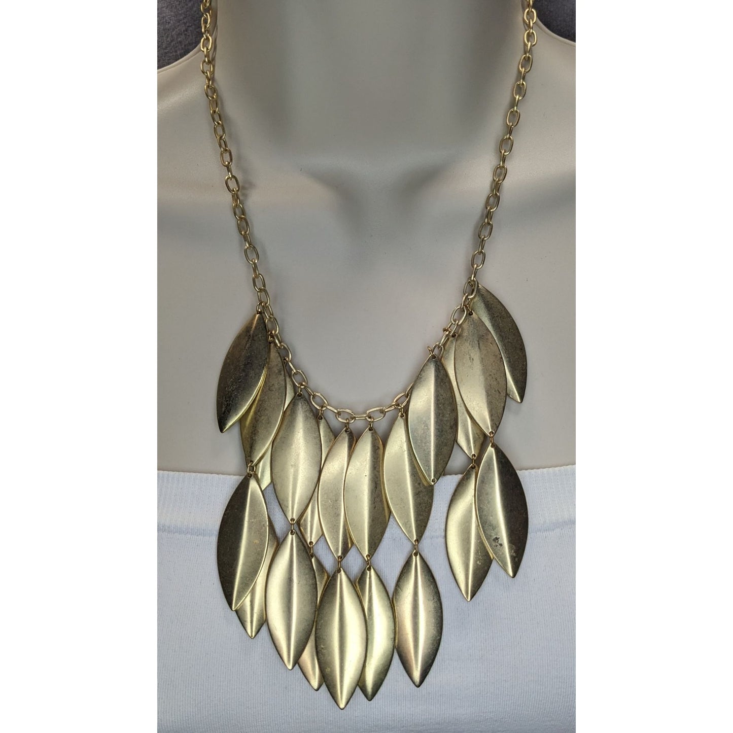 Boho 80s Vintage Nygard Gold Tone Leaf Fringe Statement Necklace