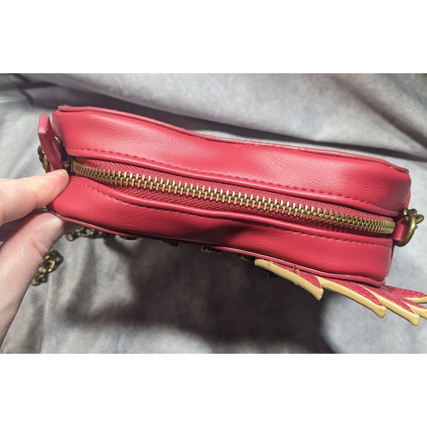 Disney Descendants Evie Heart Crown Purse With Gold Tone Chain And Details