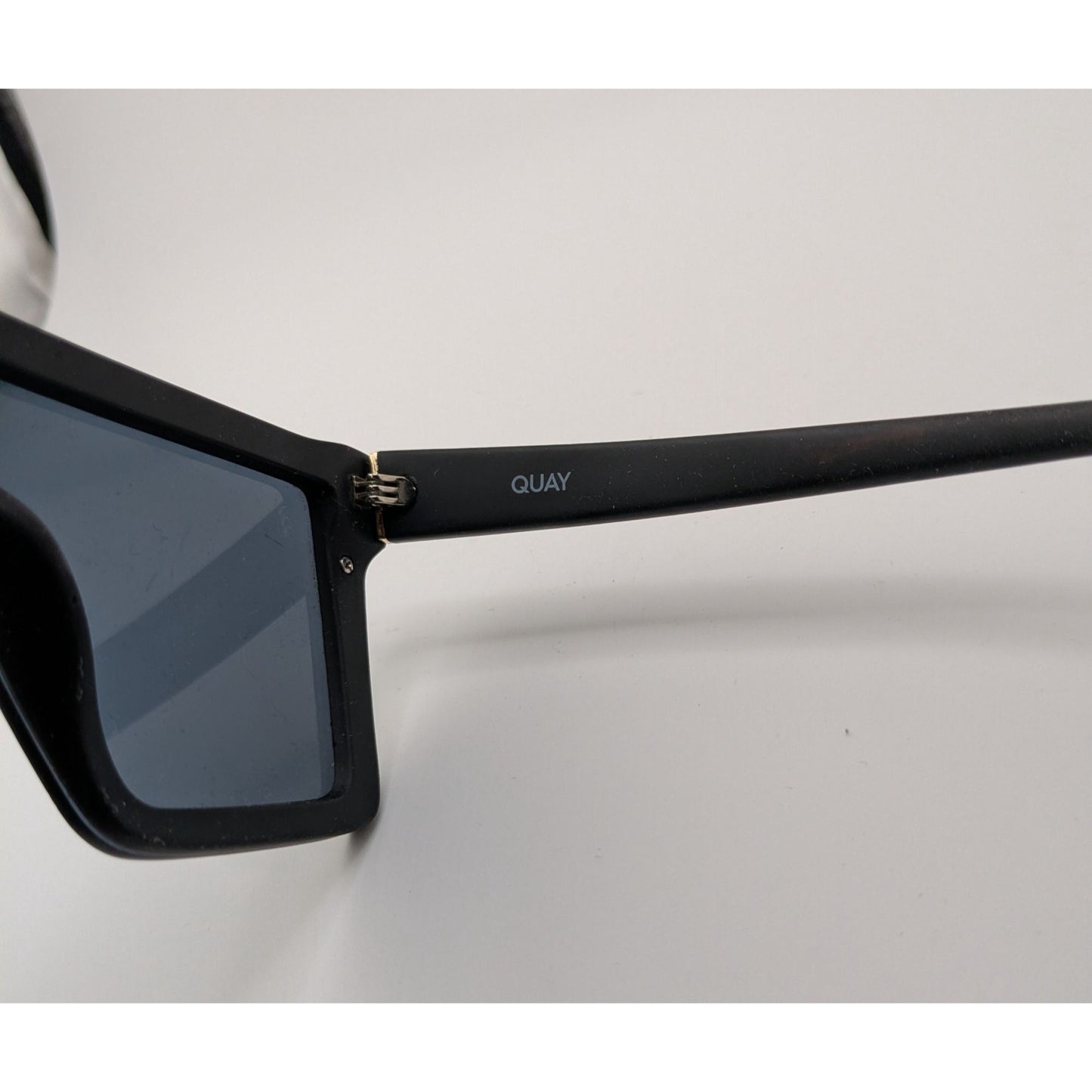Quay Hindsight Oversized Black Sunglasses With Tinted Lenses 58mm 125 Temple Unisex