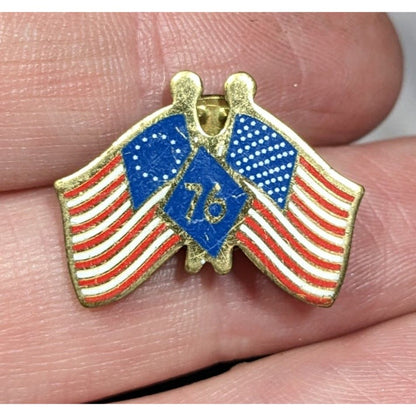 Vintage 1976 Spirit Of 76 Bicentennial US Flag Lapel Pin
