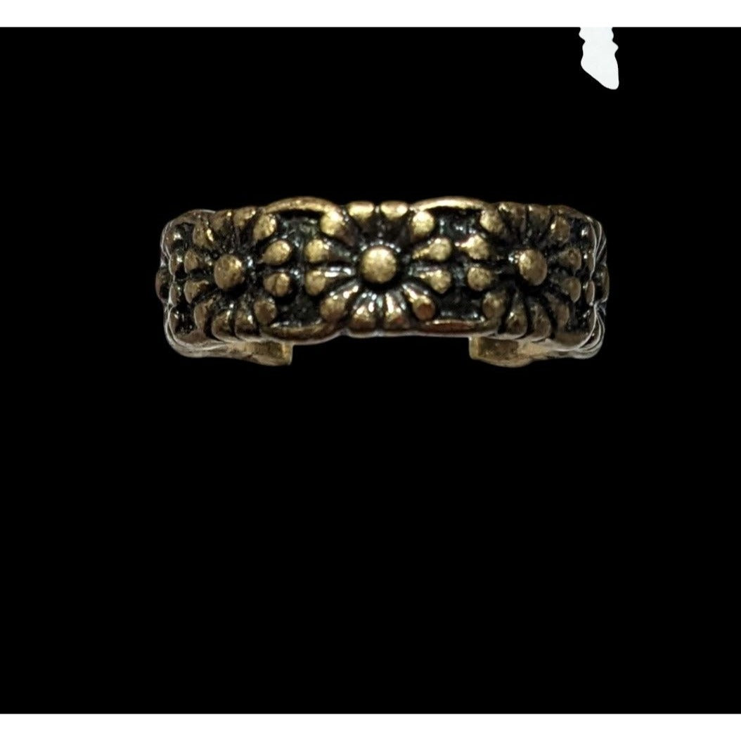 Fairycore Floral Antiqued Gold Tone Ring Size 5 3/4