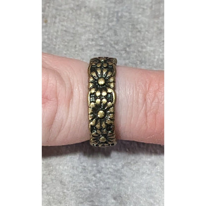 Fairycore Floral Antiqued Gold Tone Ring Size 5 3/4