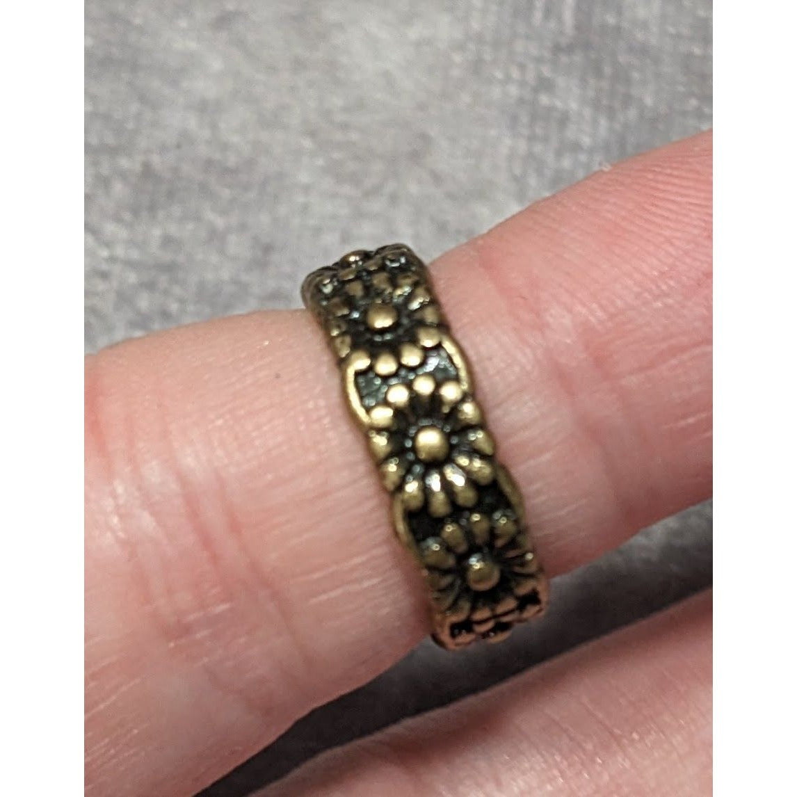 Fairycore Floral Antiqued Gold Tone Ring Size 5 3/4