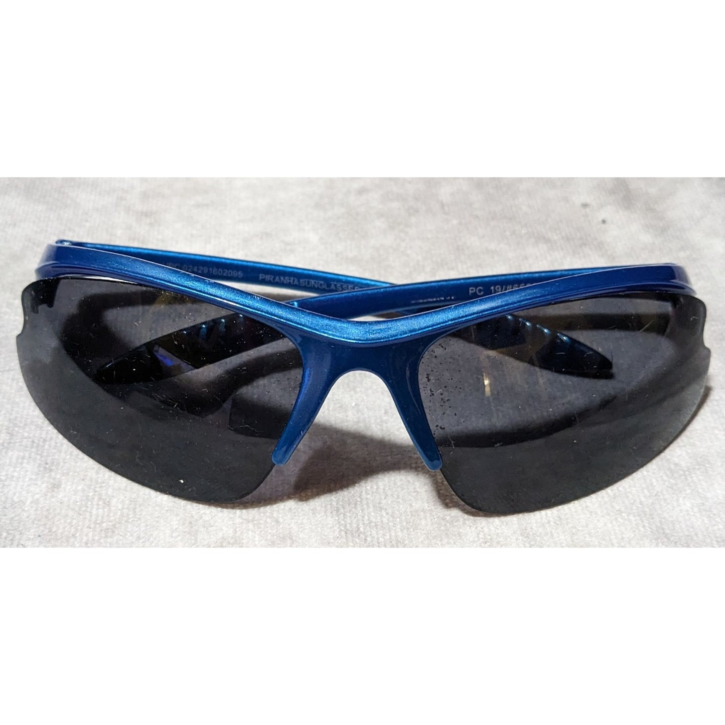 Piranha Blue Metallic Classic Sporty Sunglasses