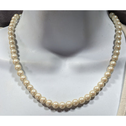 Vintage Shimmery Faux Pearl Beaded Necklace