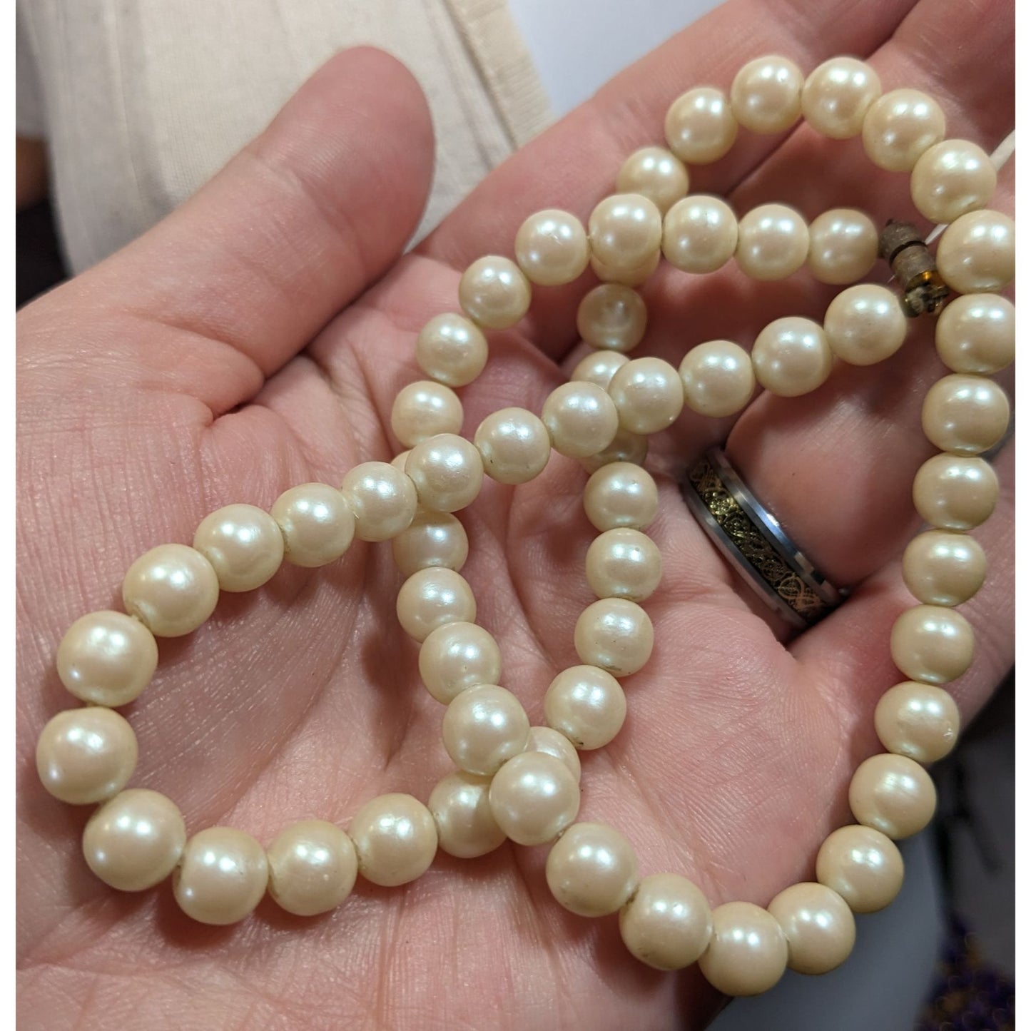 Vintage Shimmery Faux Pearl Beaded Necklace