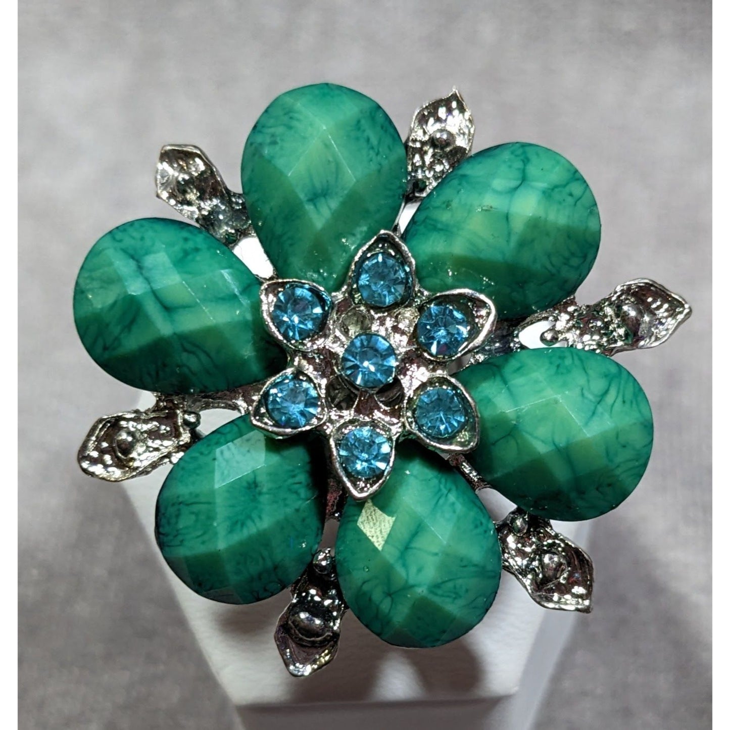 Fairycore Floral Glam Green And Silver Tone Adjustable Ring