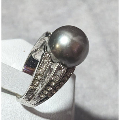 Elegant Glam 18K Gold Filled Silver Tone Pearl And Gem Ring Size 7