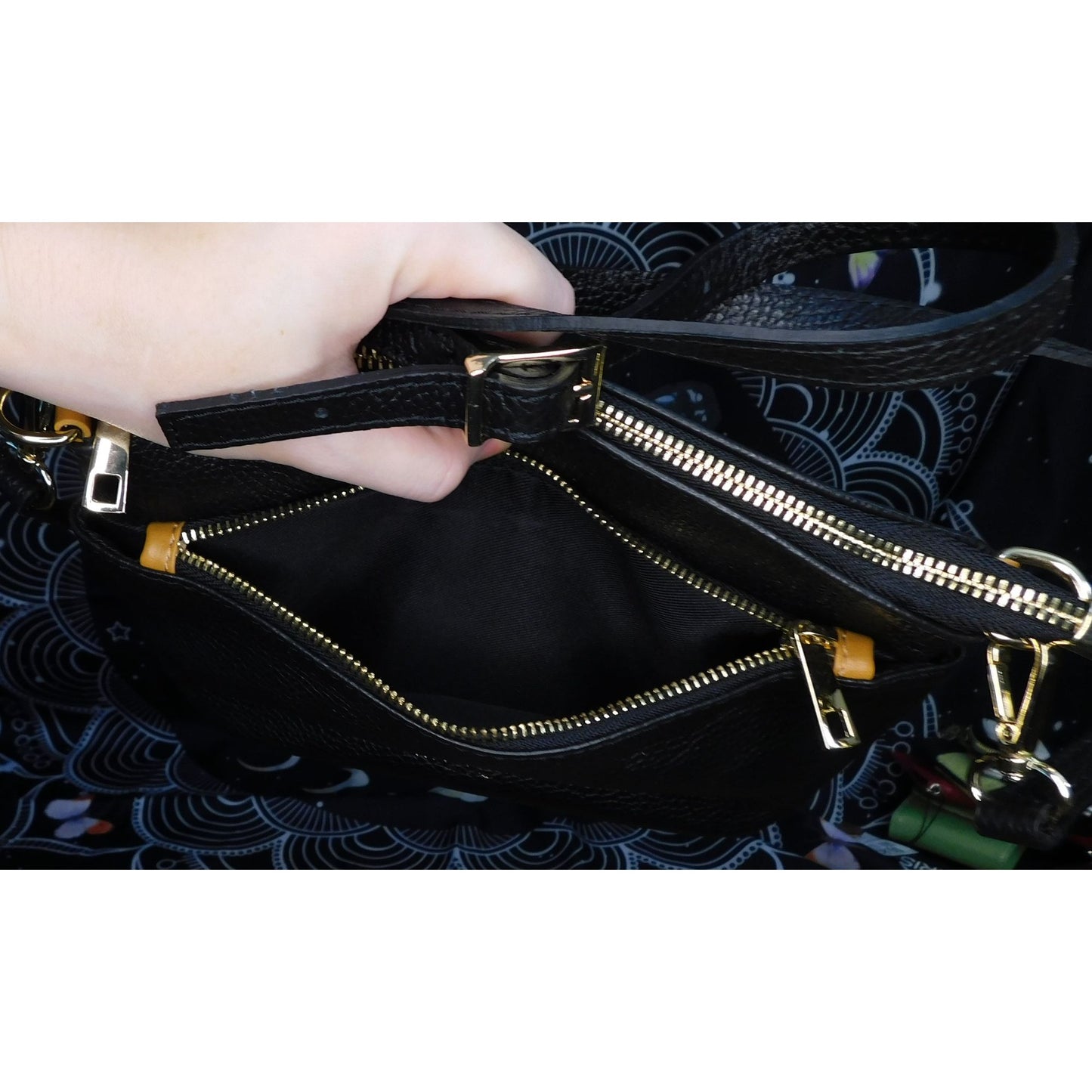 Divina Firenze Black Leather Crossbody Purse