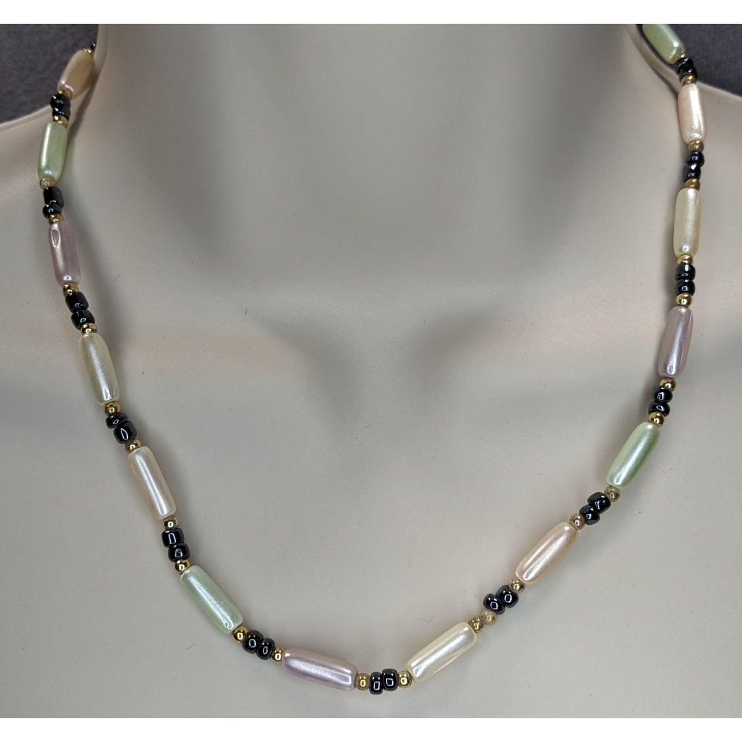 Vintage Y2K Coquette Pastel Faux Pearl Beaded Necklace Pink Green Black Gold Tone