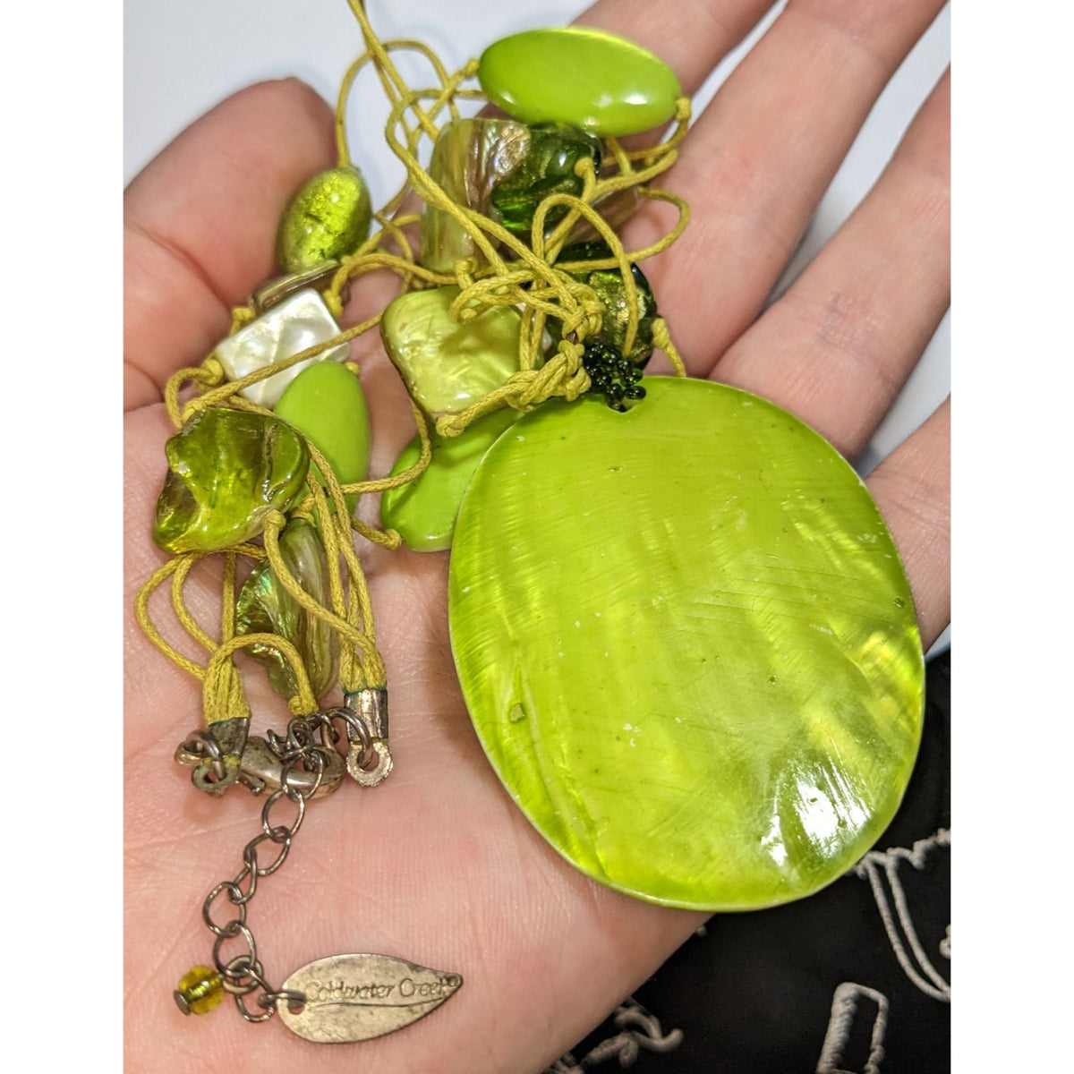 Coldwater Creek Vintage 90s Boho Shell Green Pendant Necklace 16 Inch