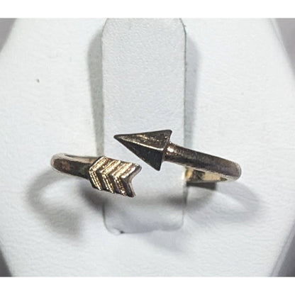 Minimalist Gold Tone Arrow Wrap Ring Size 5 1/2