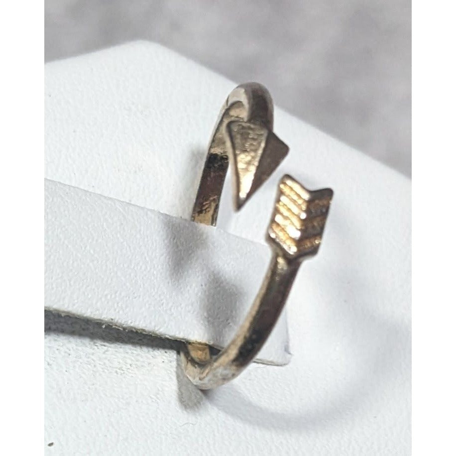 Minimalist Gold Tone Arrow Wrap Ring Size 5 1/2