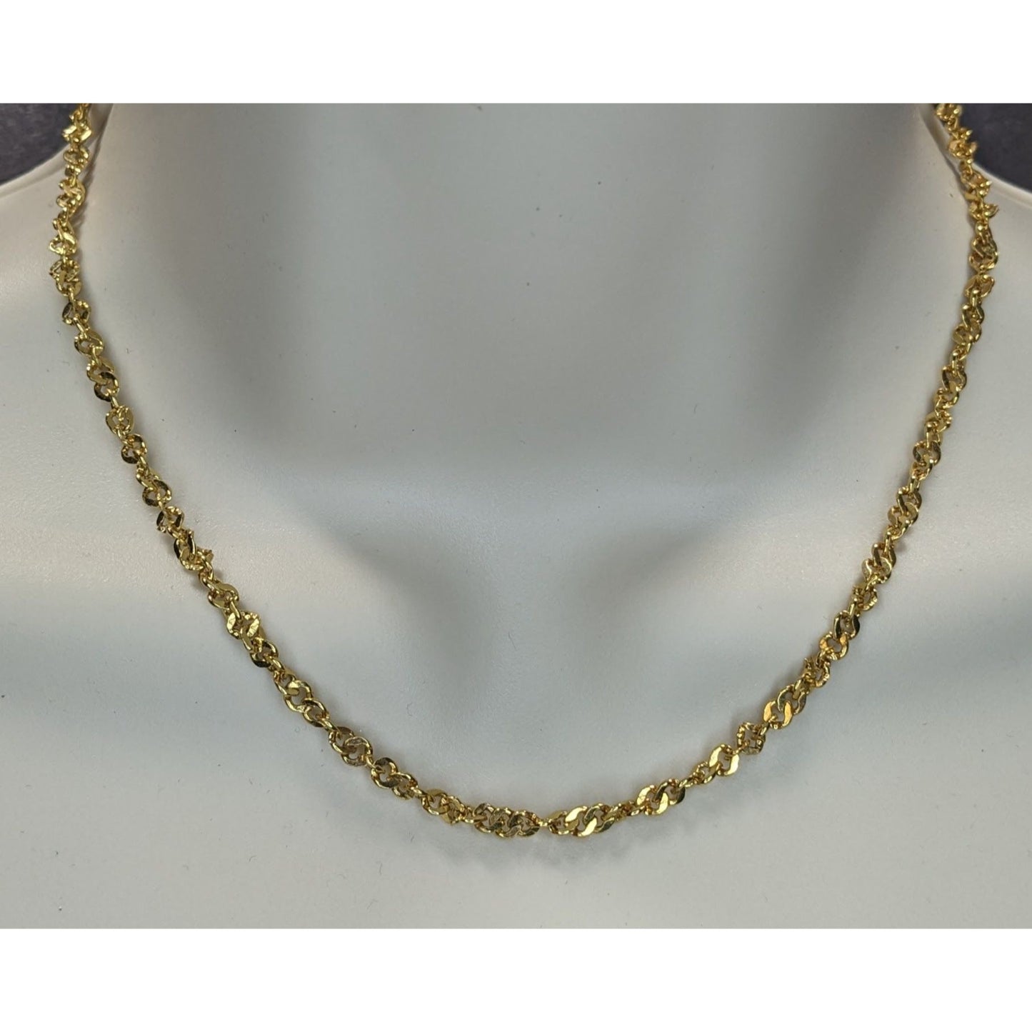 Simple Bright Gold Tone Chain Necklace