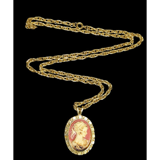 Vintage Cameo Pendant Necklace With Ornate Chain & Intricate Profile Design