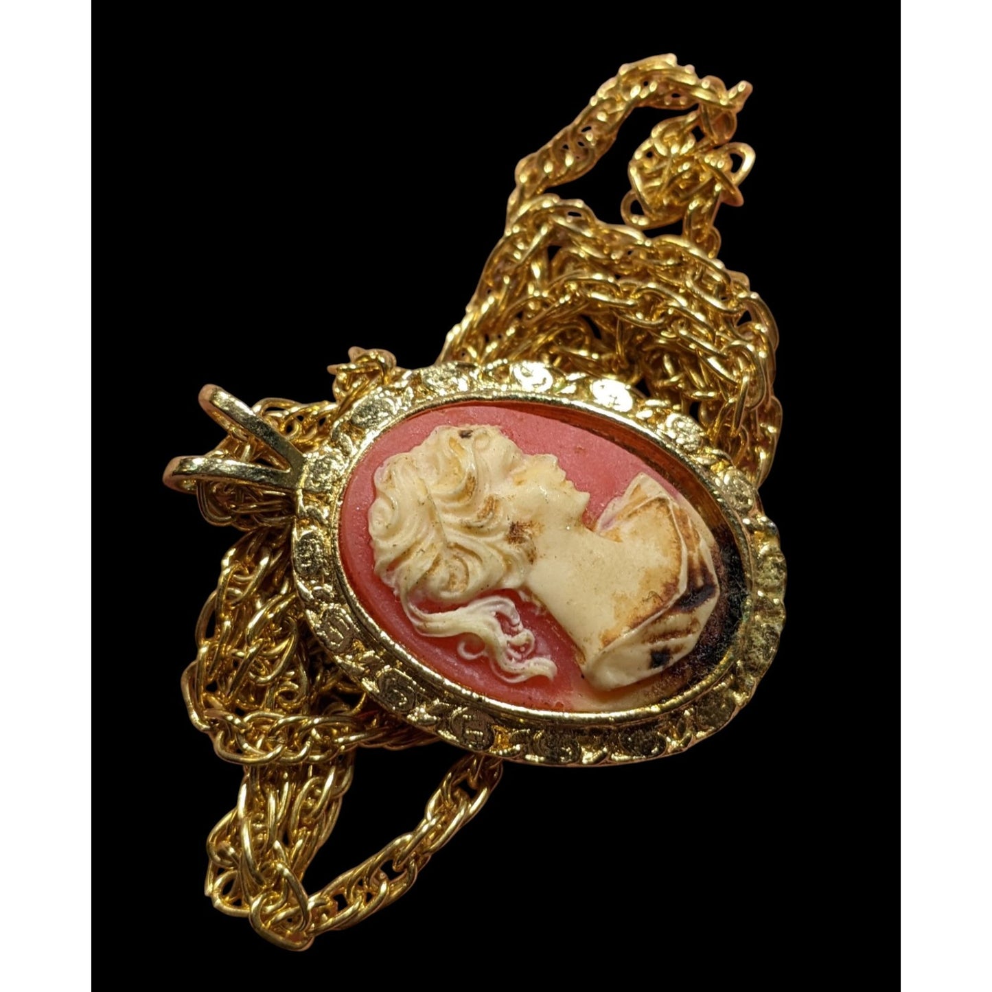 Vintage Cameo Pendant Necklace With Ornate Chain & Intricate Profile Design