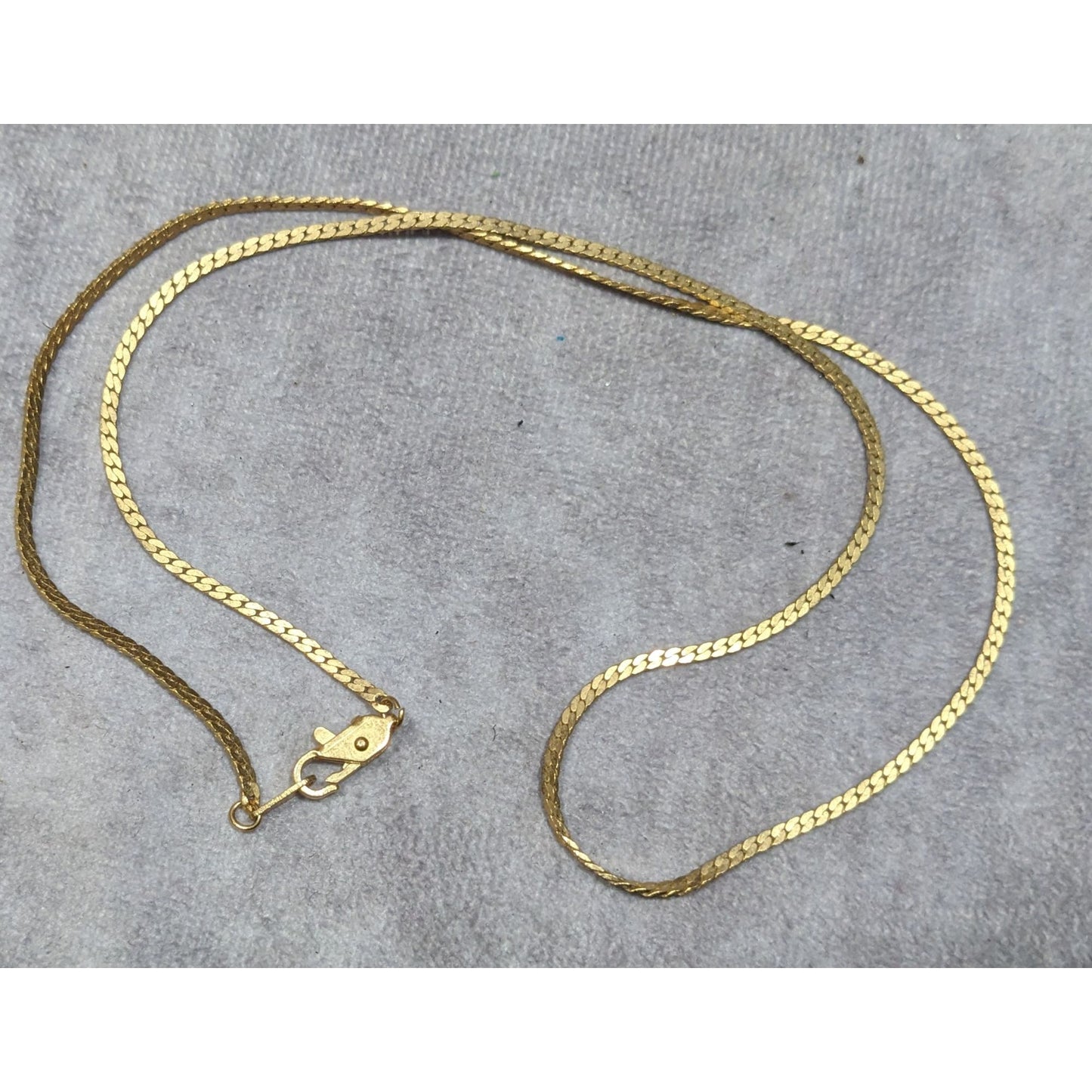 Elegant Classic Gold Tone Herringbone Chain Necklace