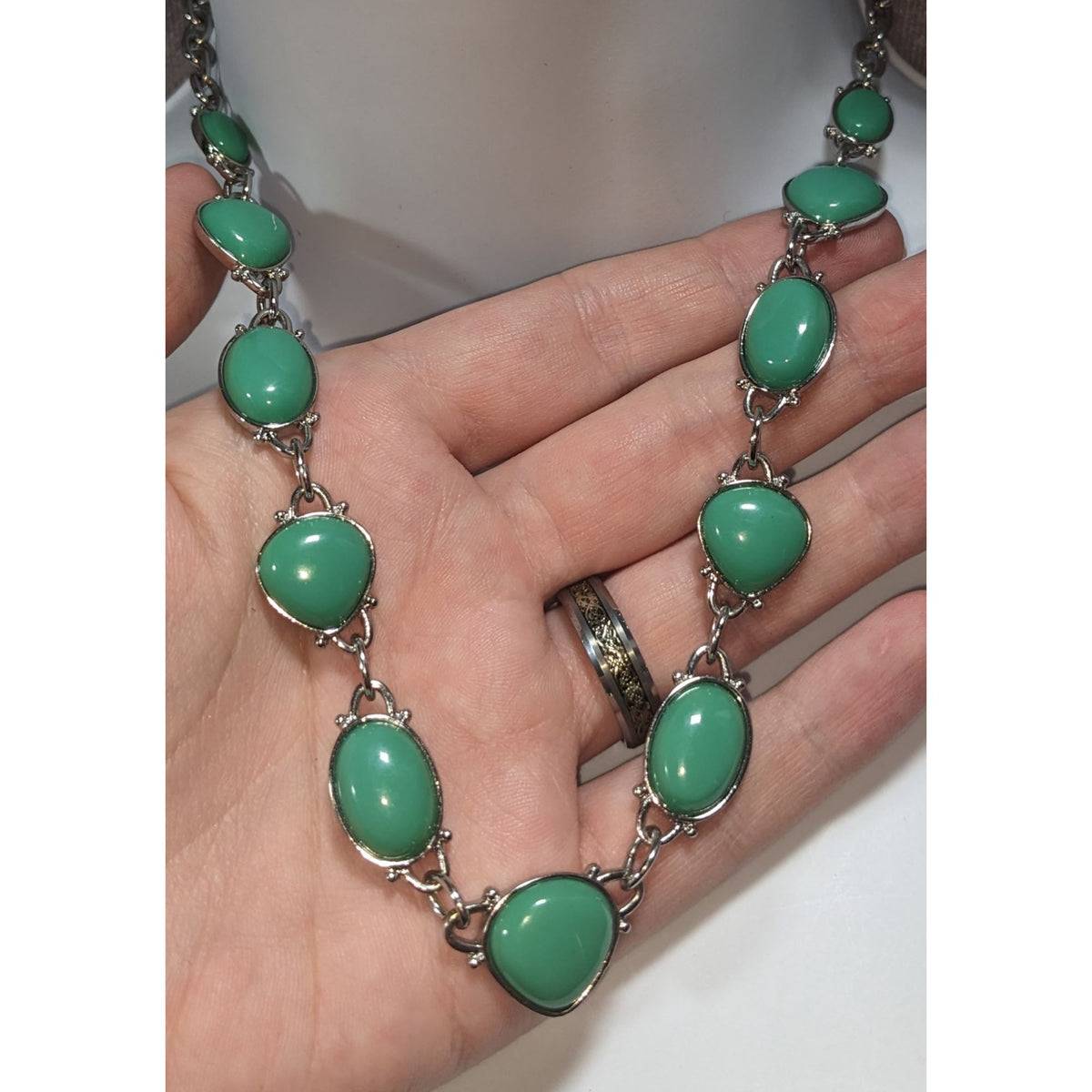 Boho Faux Stone Green Silver Tone Cabochon Necklace 16 Inch Preowned