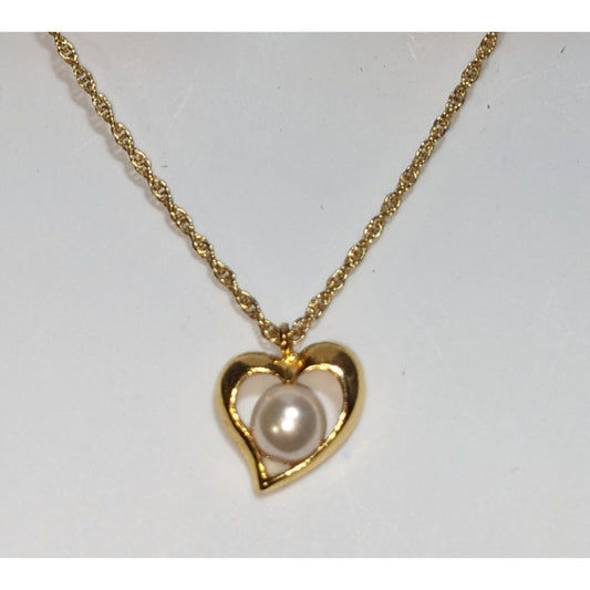 Gold Heart Pearl Pendant Necklace Dainty Romantic Minimalist Faux Pearl Jewelry