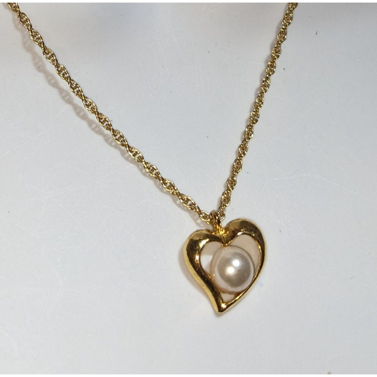 Gold Heart Pearl Pendant Necklace Dainty Romantic Minimalist Faux Pearl Jewelry
