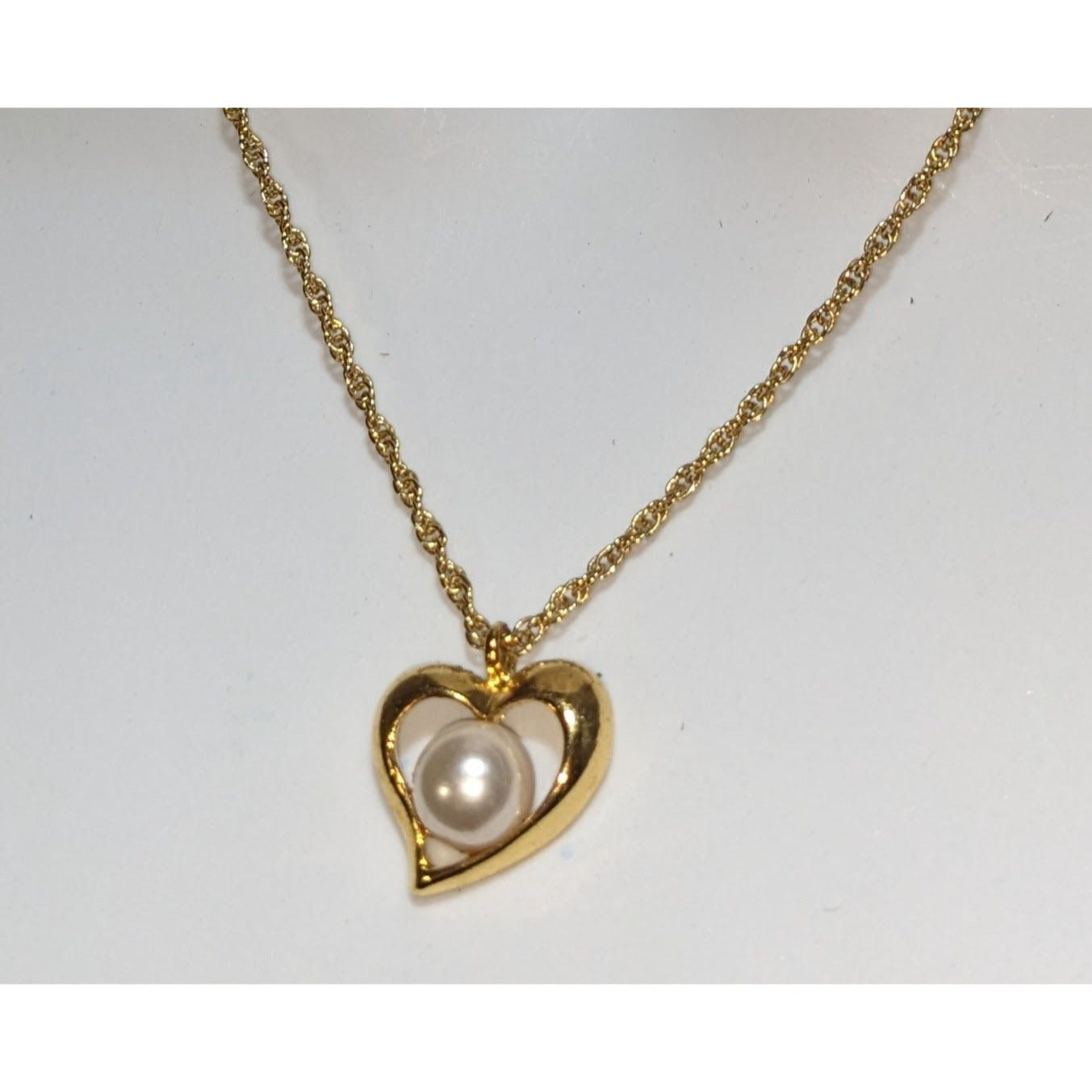 Gold Heart Pearl Pendant Necklace Dainty Romantic Minimalist Faux Pearl Jewelry