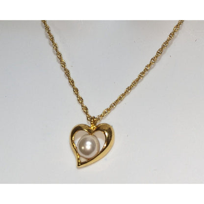Gold Heart Pearl Pendant Necklace Dainty Romantic Minimalist Faux Pearl Jewelry