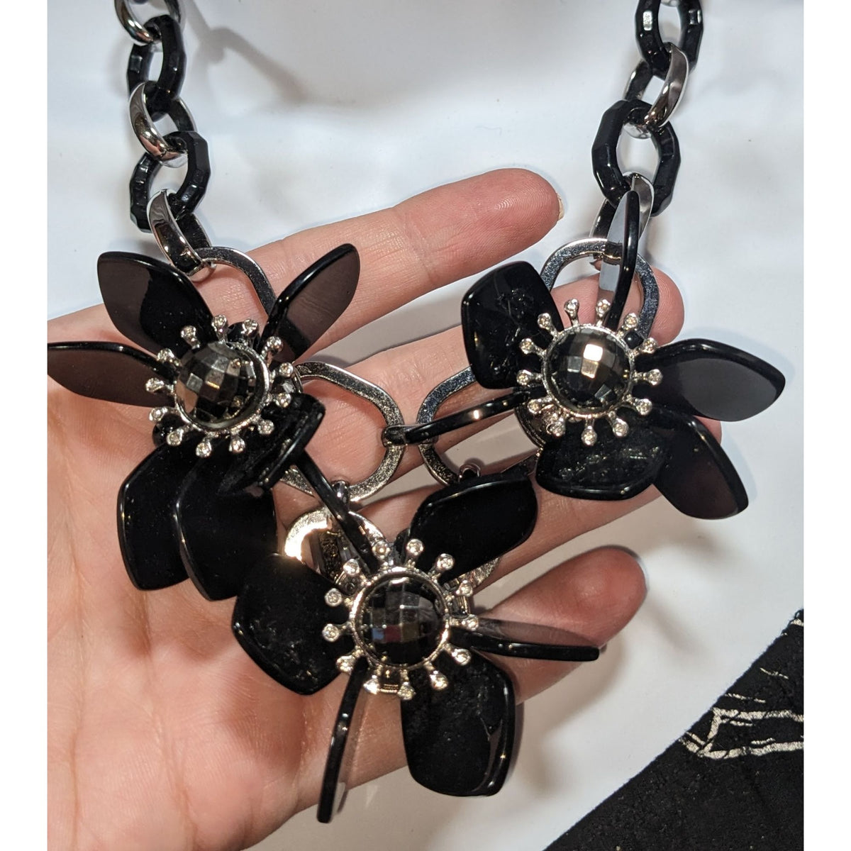 Ann Taylor Vintage Gothic Glam Black Floral Statement Necklace 18 Inch