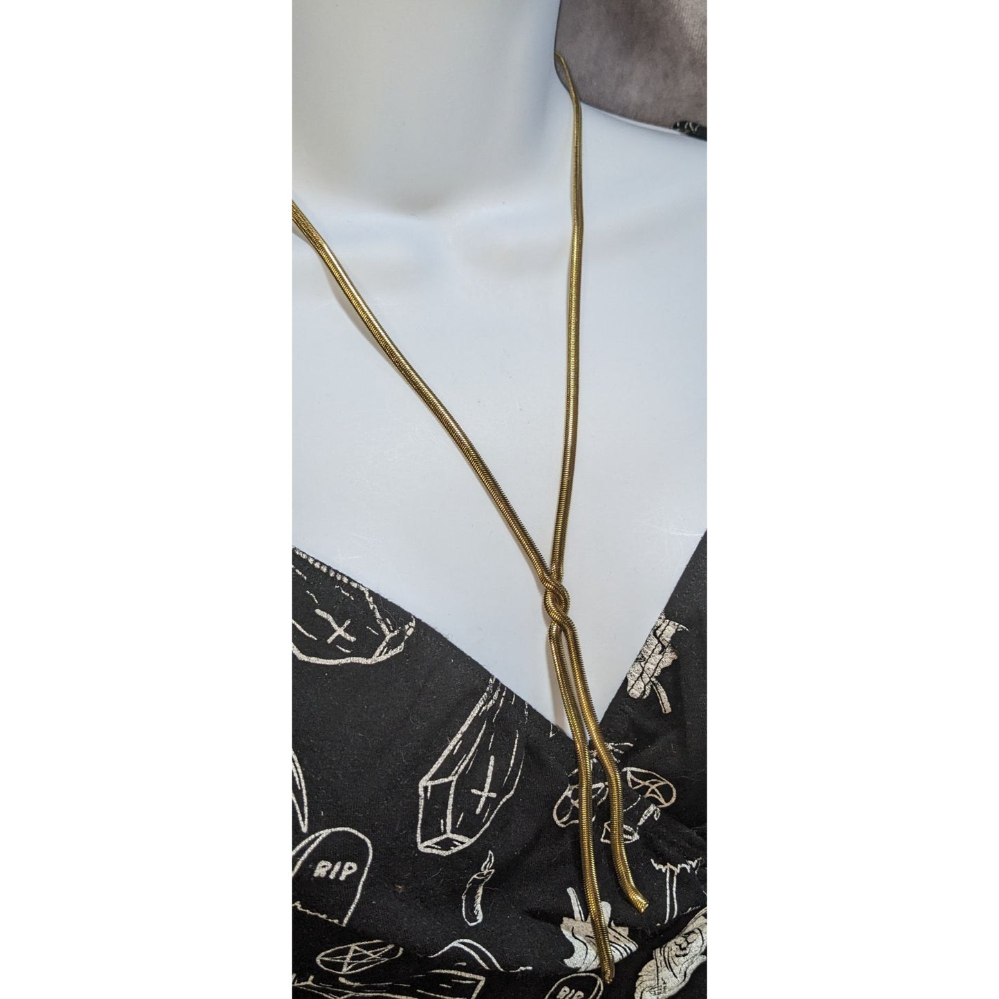 Plunder Jewelry Minimalist Modern Y2K Gold Snake Chain Lariat Necklace