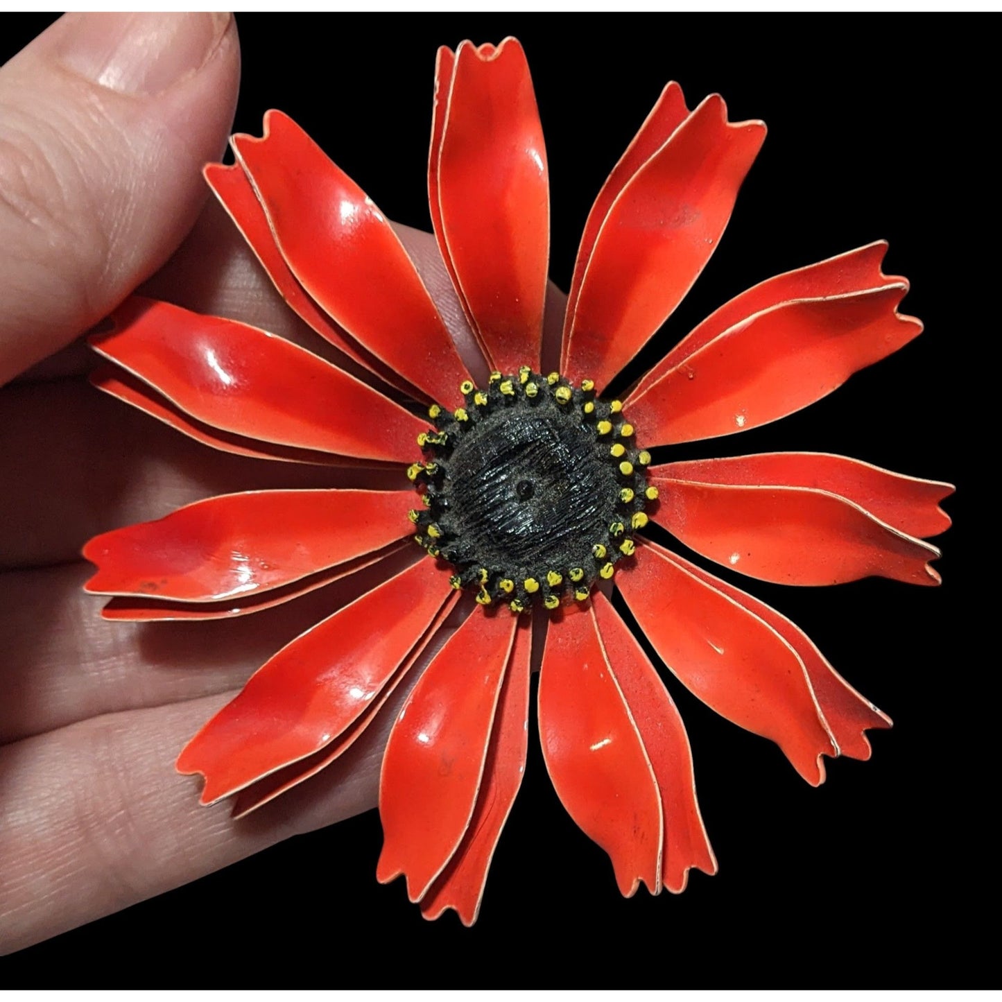 Vintage Red And Black Enameled Metal Daisy Brooch