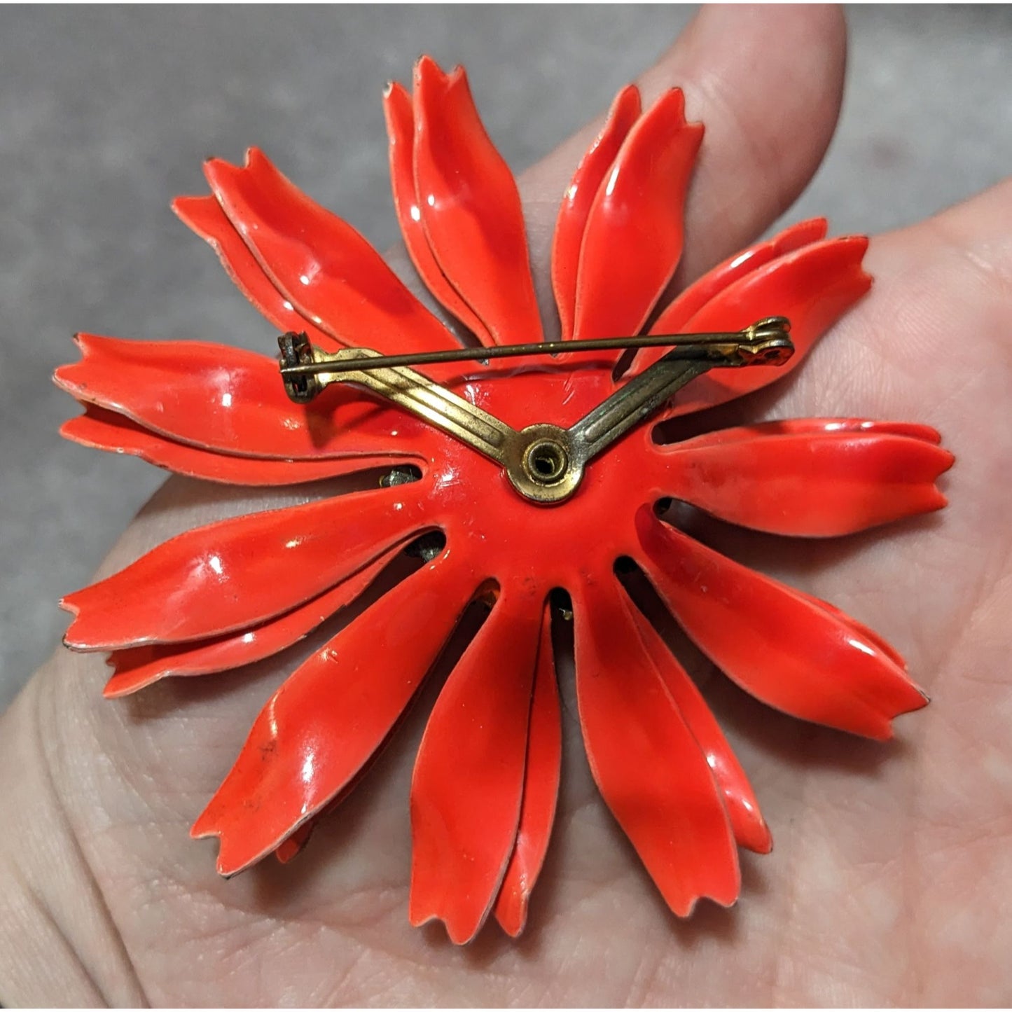 Vintage Red And Black Enameled Metal Daisy Brooch