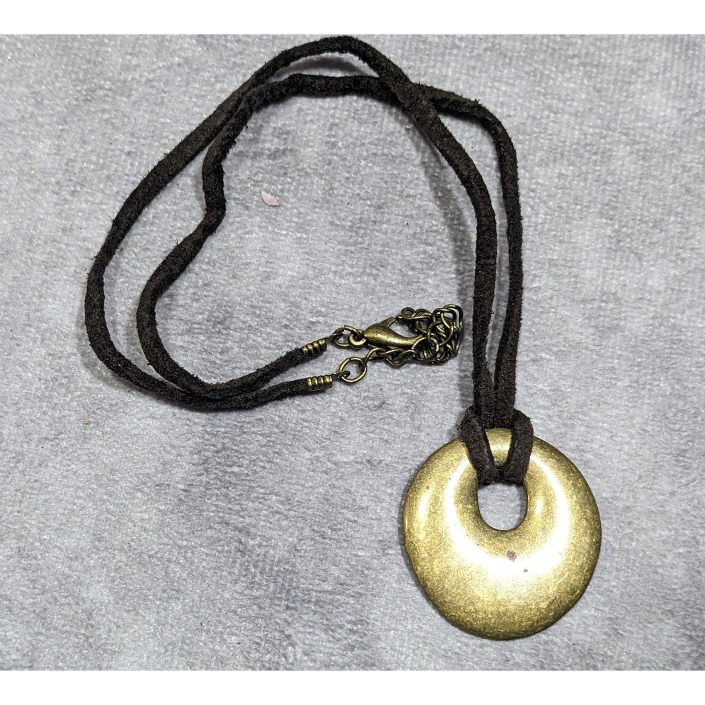 Classic Rustic Style Gold Tone Metal Disc Pendant Necklace