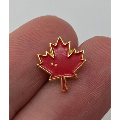 Canada Maple Leaf Enamel Lapel Pin Red Gold Tone Patriotic Travel Souvenir