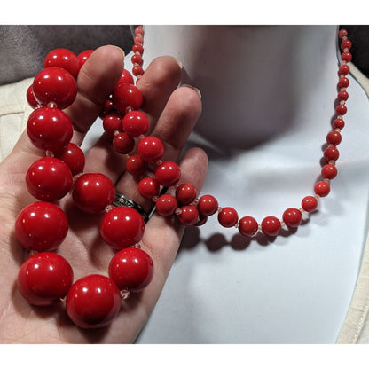 Vintage Red Lucite Graduated Beaded Necklace