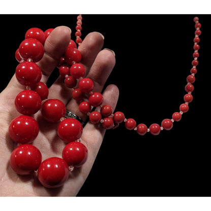 Vintage Red Lucite Graduated Beaded Necklace