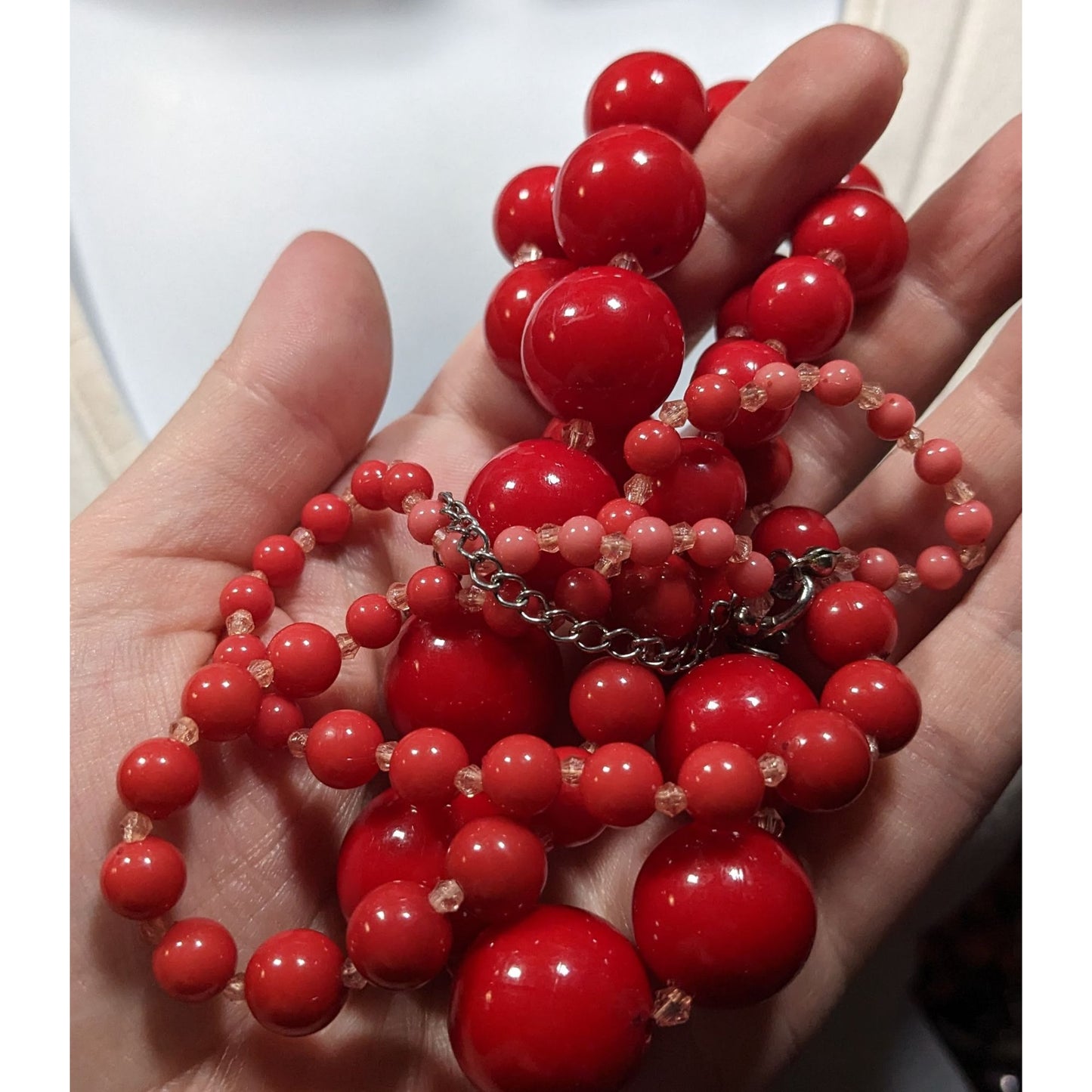 Vintage Red Lucite Graduated Beaded Necklace