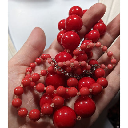 Vintage Red Lucite Graduated Beaded Necklace