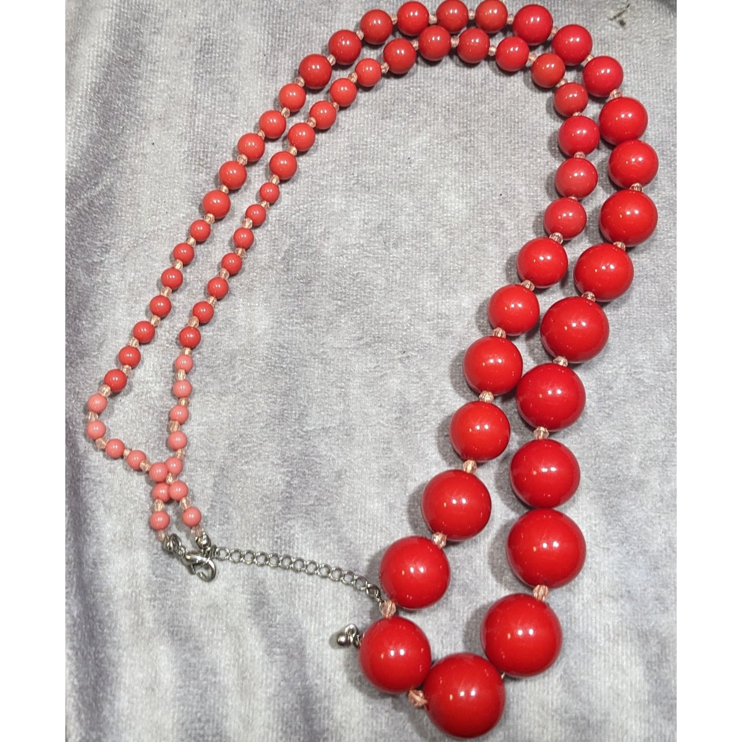 Vintage Red Lucite Graduated Beaded Necklace
