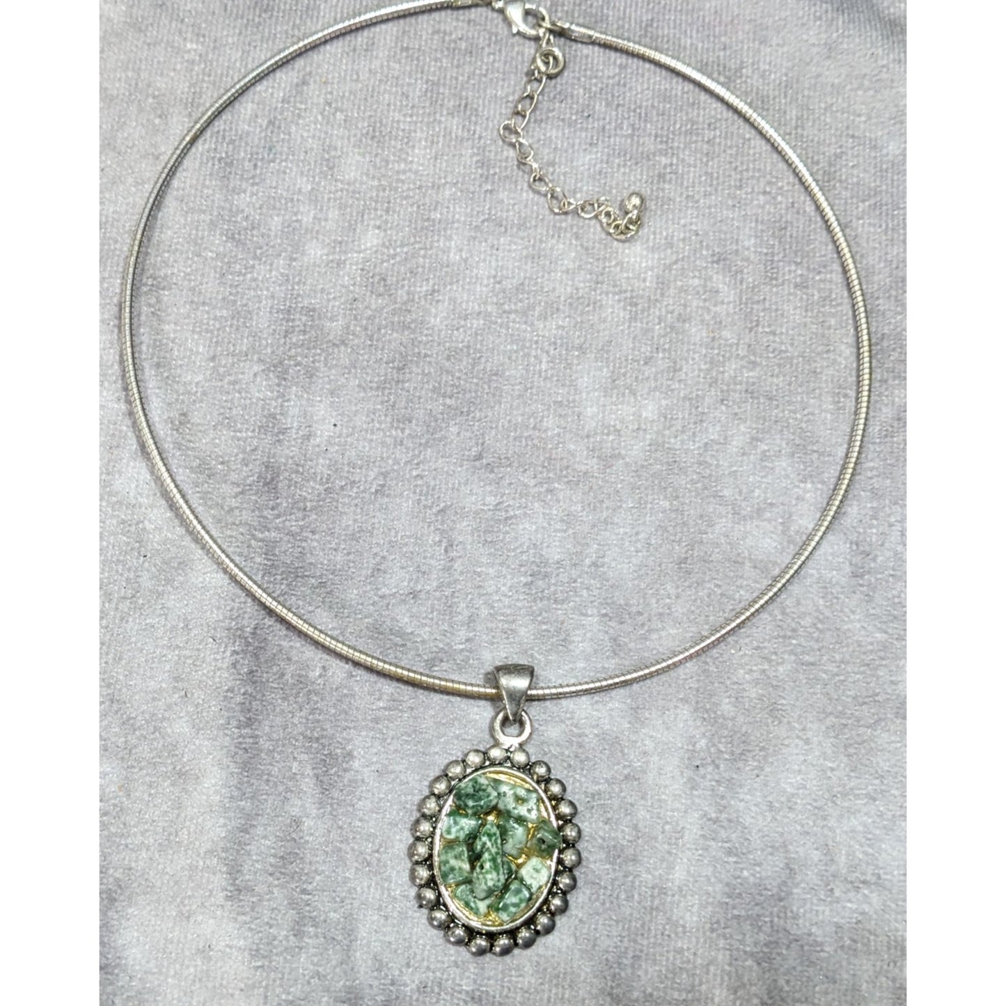 Green And White Stone Chip Pendant Necklace