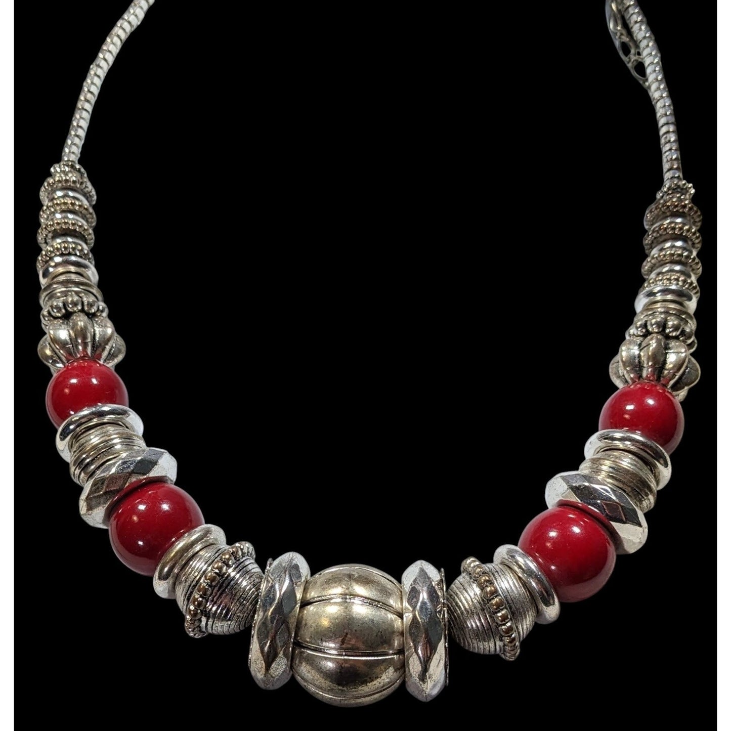Retro Chunky Metallic Red And Silver Tone Beaded Necklace