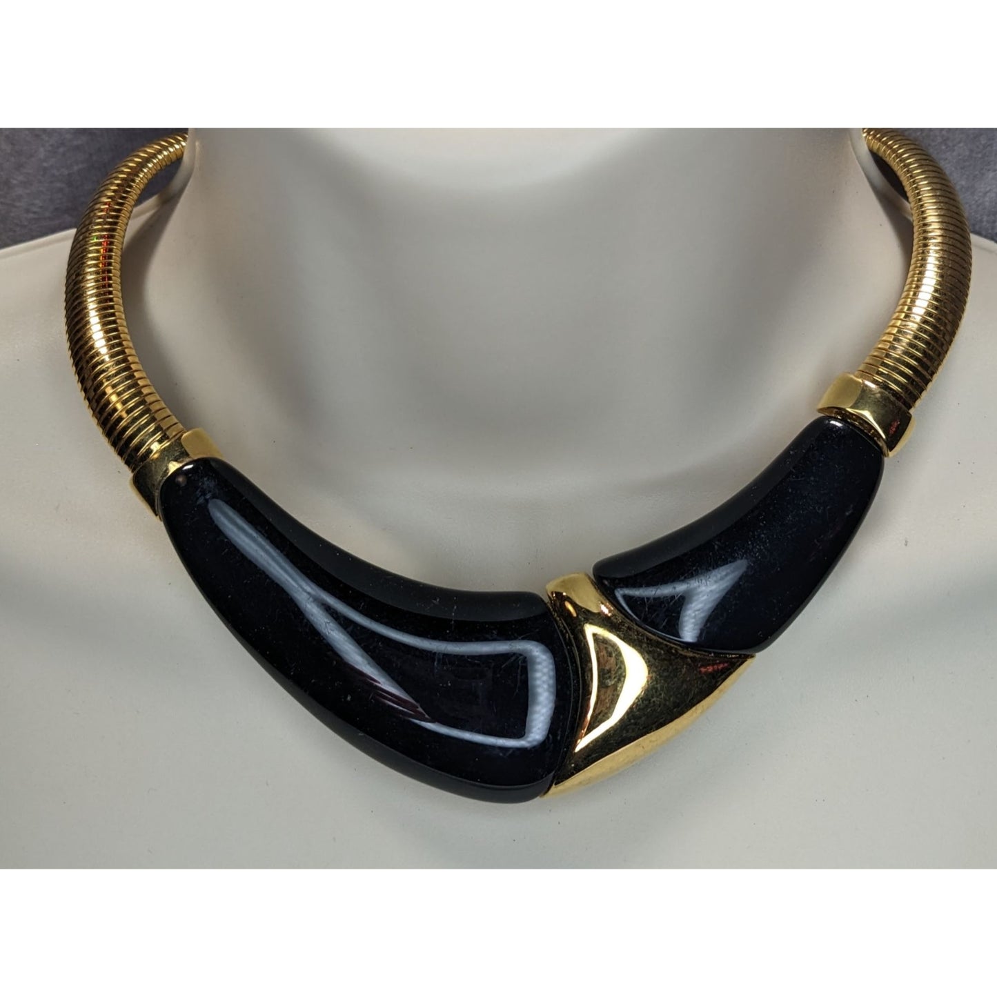 Glam Vintage Napier Omega Necklace Black Lucite Gold Tone Statement Collar