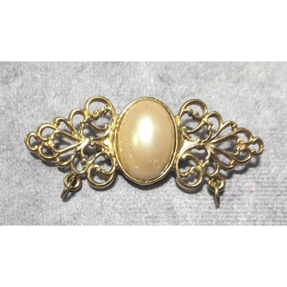 Vintage Regency Style Cream And Gold Tone Filigree Brooch