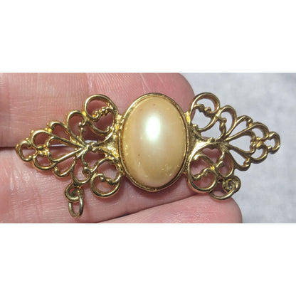 Vintage Regency Style Cream And Gold Tone Filigree Brooch