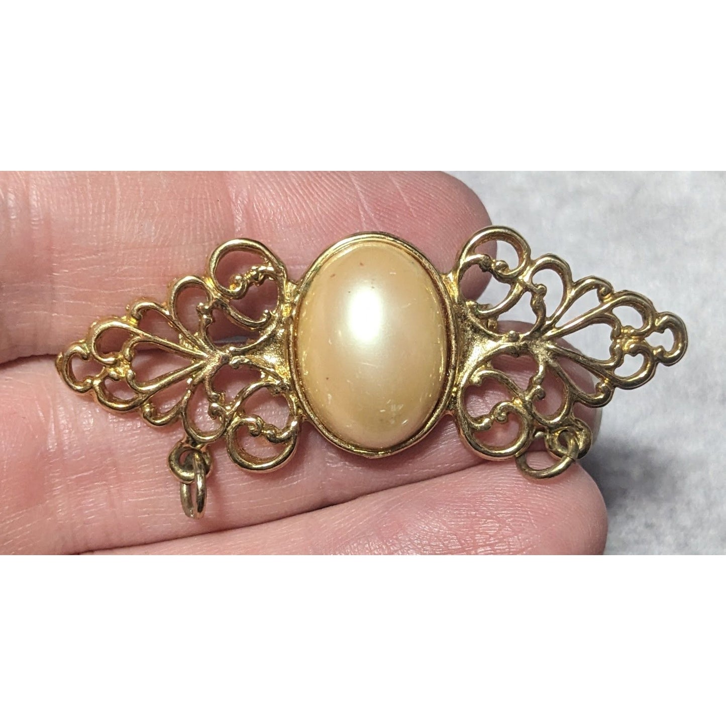 Vintage Regency Style Cream And Gold Tone Filigree Brooch