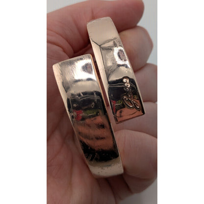 Guess Rose Gold Tone Hinged Bangle Bracelet Minimalist Modern Statement Cuff