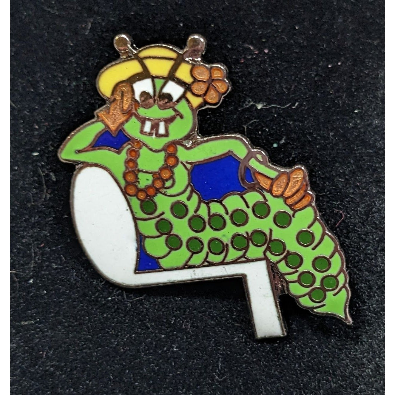 Vintage Mafco Green Music Note Caterpillar Lapel Pin