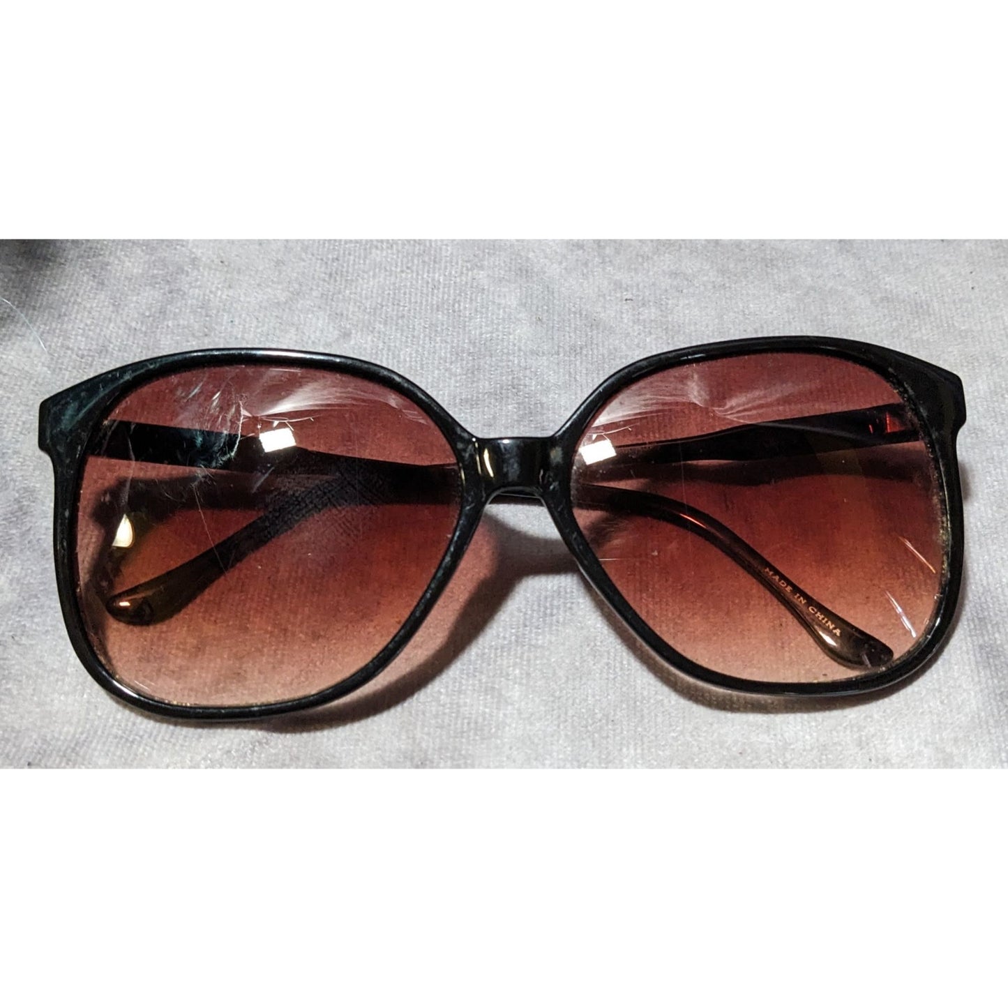 Foster Grant Large Black Purple Gradient Lens Sunglasses