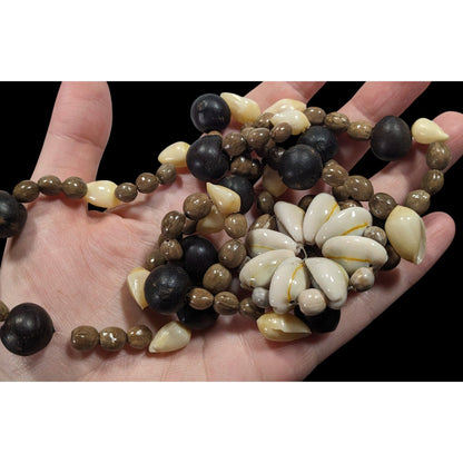 Retro Mermaidcore Cowrie Shell And Natural Seed Flower Pendant Necklace
