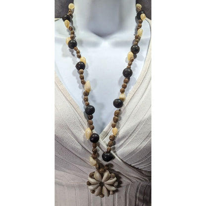 Retro Mermaidcore Cowrie Shell And Natural Seed Flower Pendant Necklace