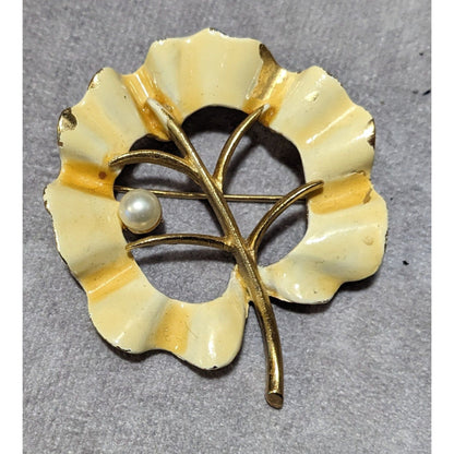 Vintage BSK Cream And Gold Tone Leaf Brooch