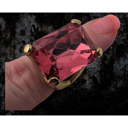 Vintage Glam Y2K Pink Crystal Gold Tone Oversized Cocktail Statement Ring